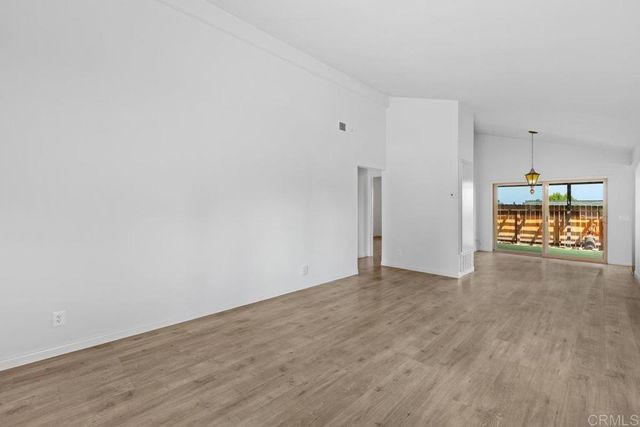 757 Nob Circle, Vista, CA 92084