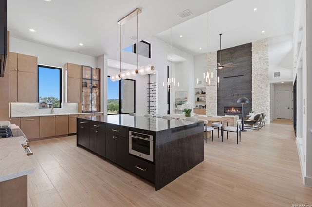 200 Easy Money, Boerne, TX 78006
