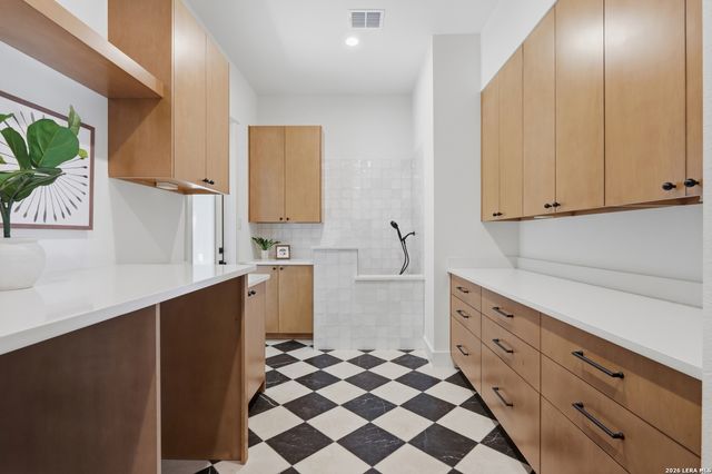 200 Easy Money, Boerne, TX 78006