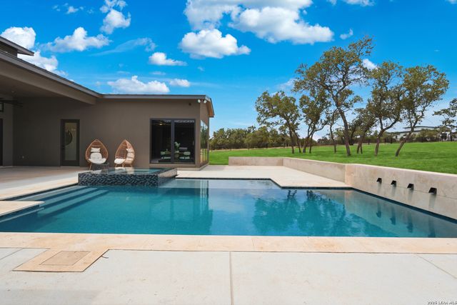 200 Easy Money, Boerne, TX 78006