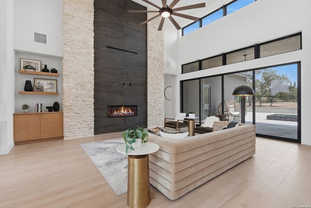 200 Easy Money, Boerne, TX 78006