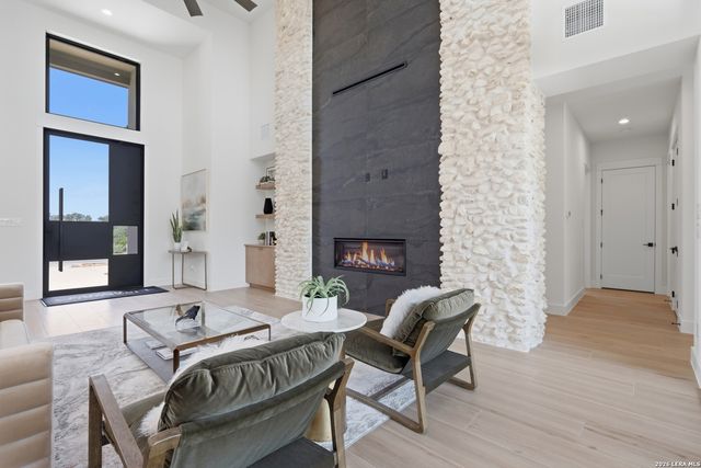 200 Easy Money, Boerne, TX 78006