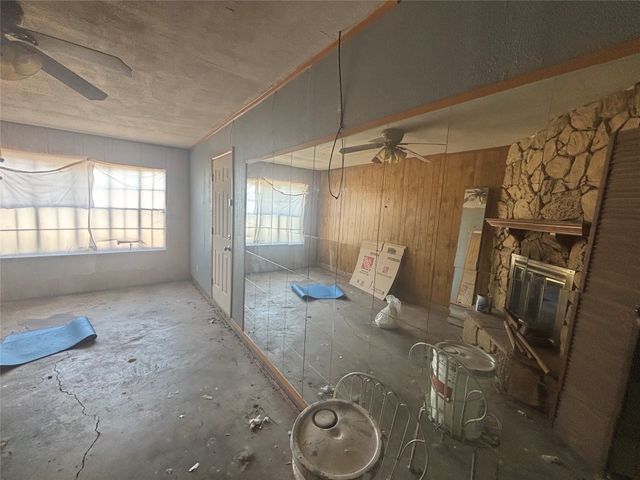 812 W Grubb Drive, Mesquite, TX 75149