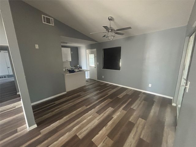 812 W Grubb Drive, Mesquite, TX 75149
