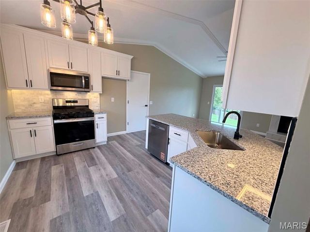 1068 Apricot Drive, St Charles, MO 63301