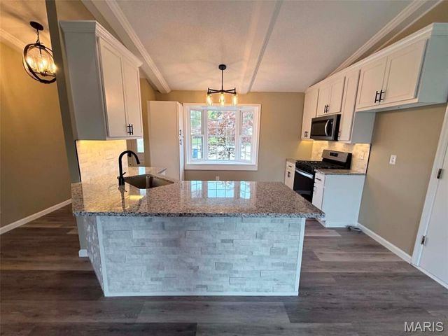 1068 Apricot Drive, St Charles, MO 63301