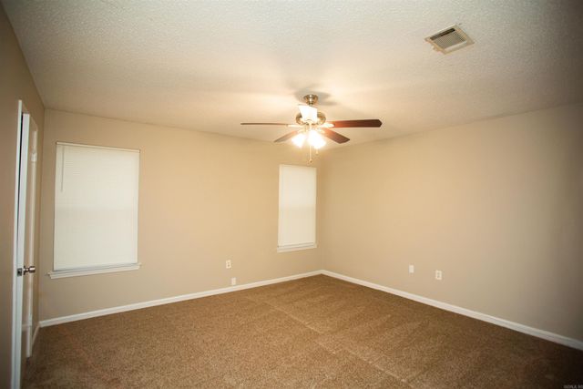 10 Willow Oak Loop, Maumelle, AR 72113