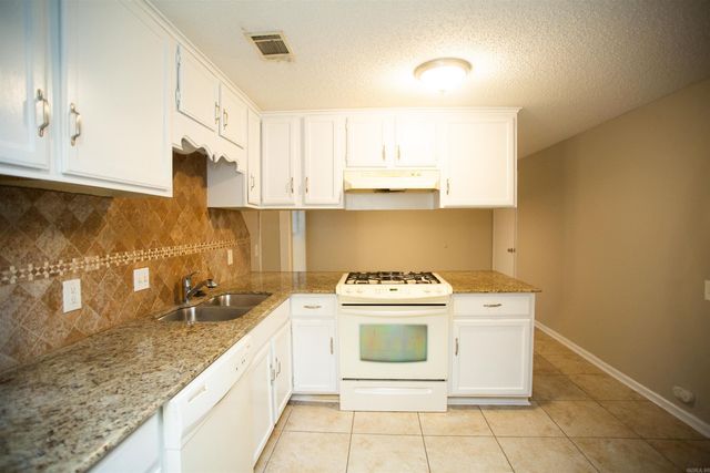 10 Willow Oak Loop, Maumelle, AR 72113