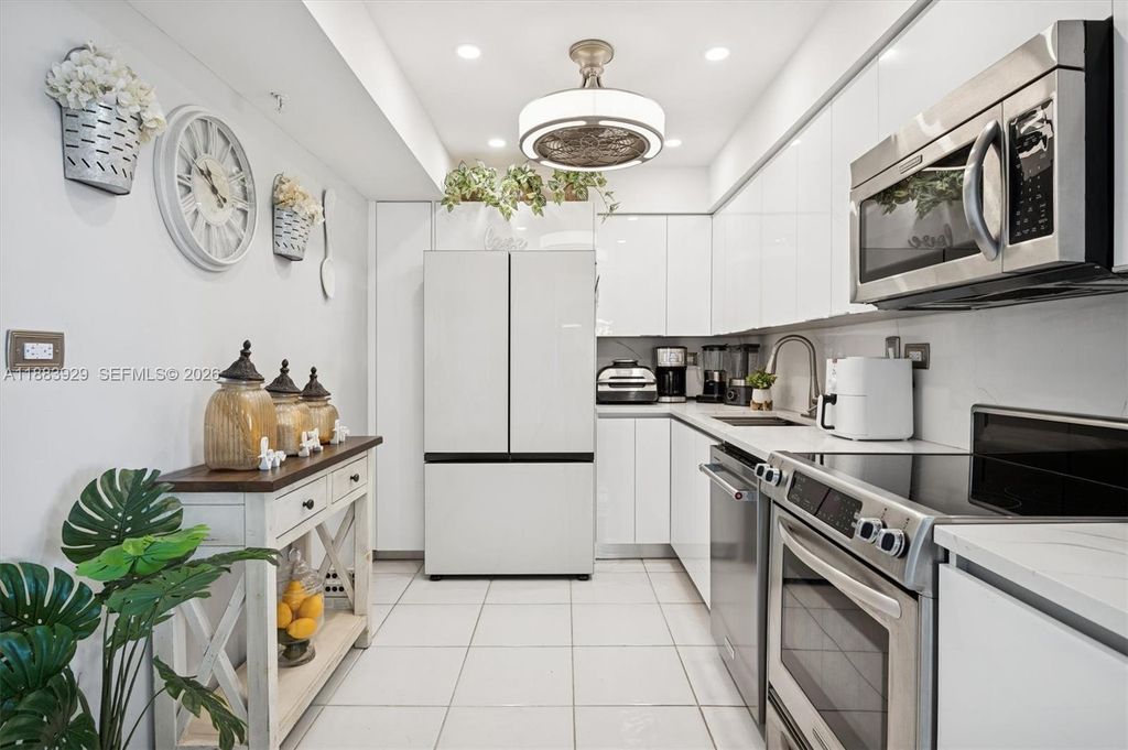 20355 NE 34th Court 2326, Aventura, FL 33180