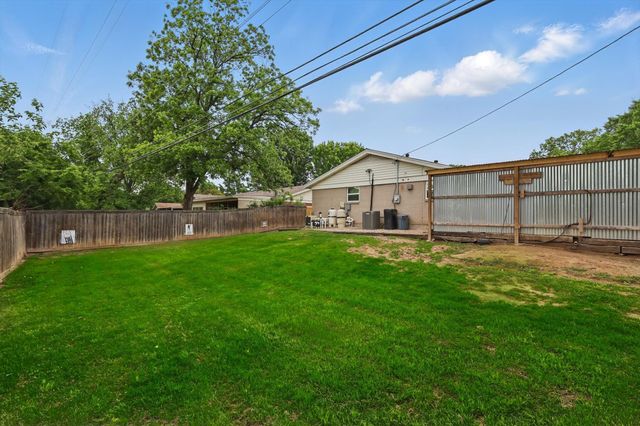 8832 Kate Street, White Settlement, TX 76108