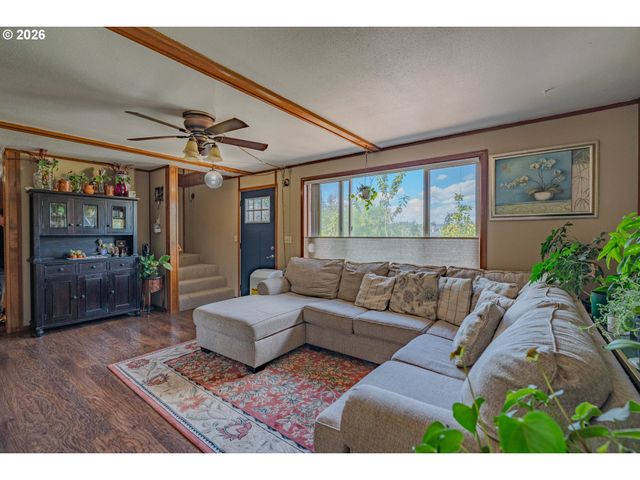 2015 Se 283RD Ave, Camas, WA 98607