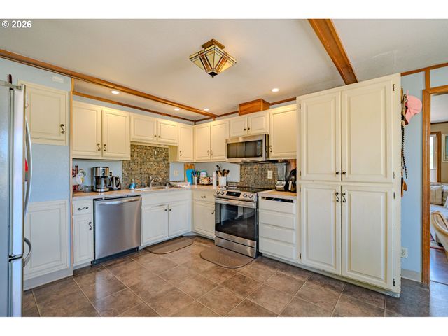2015 Se 283RD Ave, Camas, WA 98607