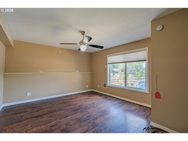 2015 Se 283RD Ave, Camas, WA 98607