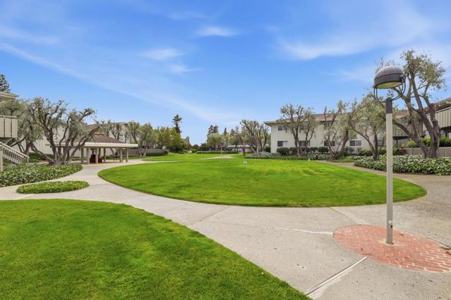 255 S Rengstorff Avenue 2, Mountain View, CA 94040