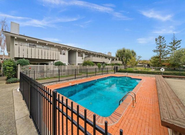 255 S Rengstorff Avenue 2, Mountain View, CA 94040