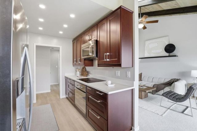 255 S Rengstorff Avenue 2, Mountain View, CA 94040