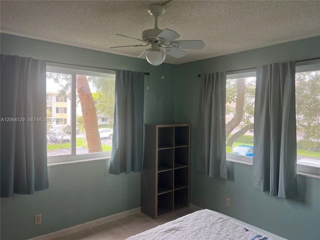 5950 Del Lago Circle 201, Sunrise, FL 33313