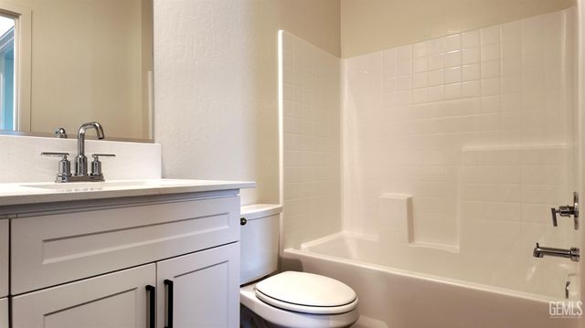 8425 Estes Park Street, Bakersfield, CA 93314