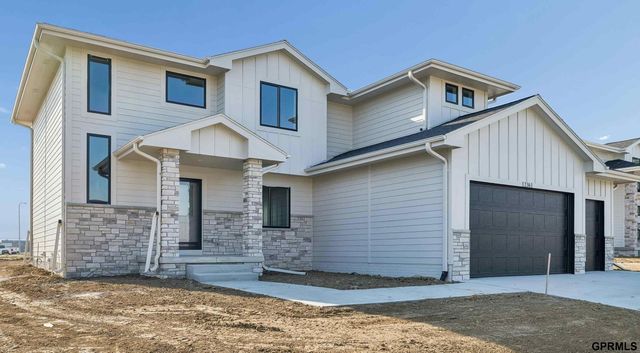 12383 Fenwick Street, Papillion, NE 68046