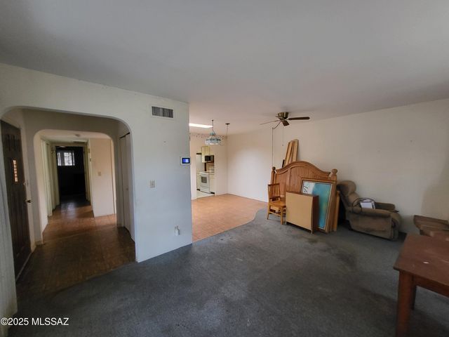 237 N Calle Del Diablo, Green Valley, AZ 85614