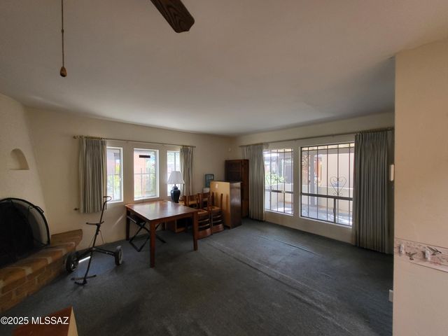 237 N Calle Del Diablo, Green Valley, AZ 85614