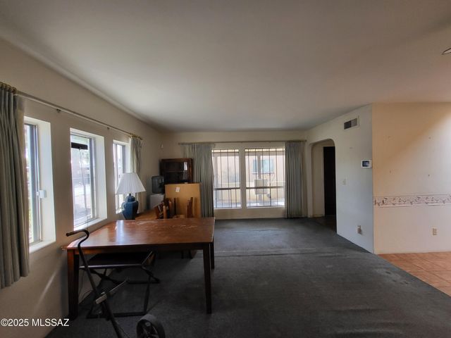 237 N Calle Del Diablo, Green Valley, AZ 85614