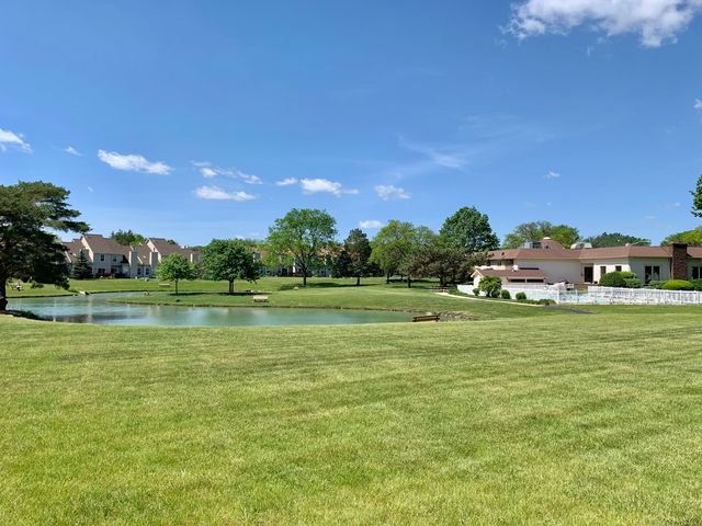 13200 W Heiden Circle 2209, Lake Bluff, IL 60044