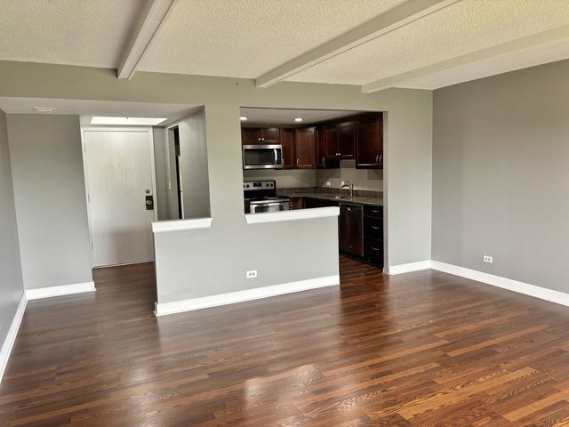 13200 W Heiden Circle 2209, Lake Bluff, IL 60044