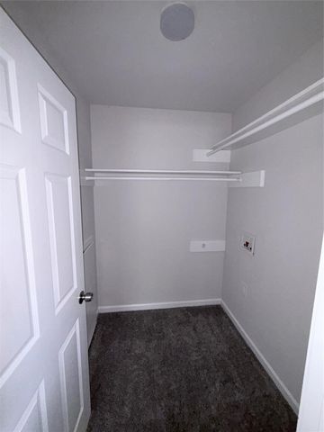 106 S 6th Street B, Highlands, TX 77562