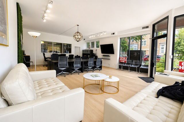 3756 N Ashland Avenue SF, Chicago, IL 60613