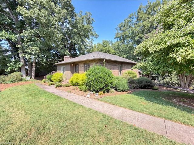200 Ridgelea Court, Winston-salem, NC 27104