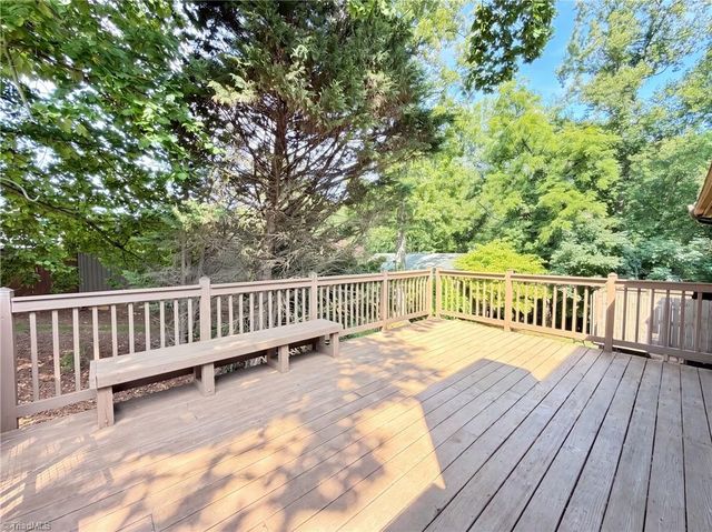 200 Ridgelea Court, Winston-salem, NC 27104