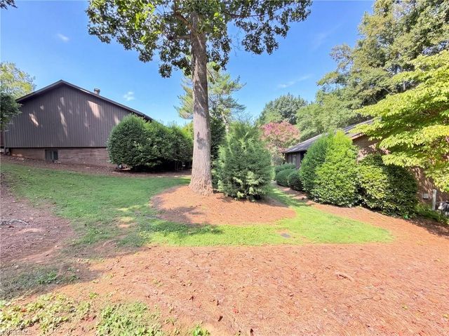 200 Ridgelea Court, Winston-salem, NC 27104