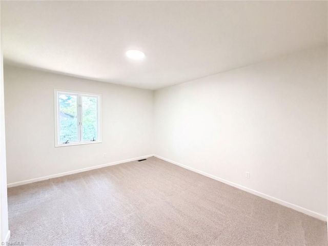 200 Ridgelea Court, Winston-salem, NC 27104