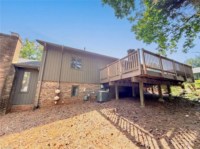 200 Ridgelea Court, Winston-salem, NC 27104