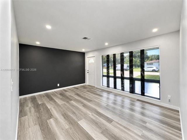 6601 NW 9th Street, Plantation, FL 33317