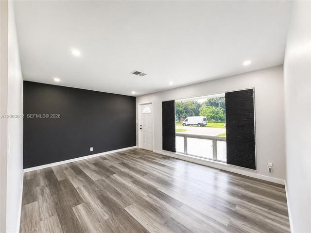 6601 NW 9th Street, Plantation, FL 33317