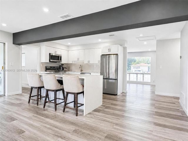 6601 NW 9th Street, Plantation, FL 33317