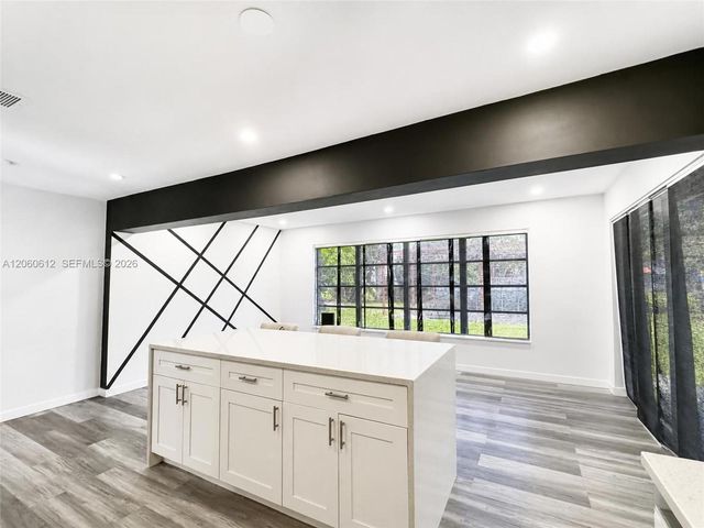 6601 NW 9th Street, Plantation, FL 33317