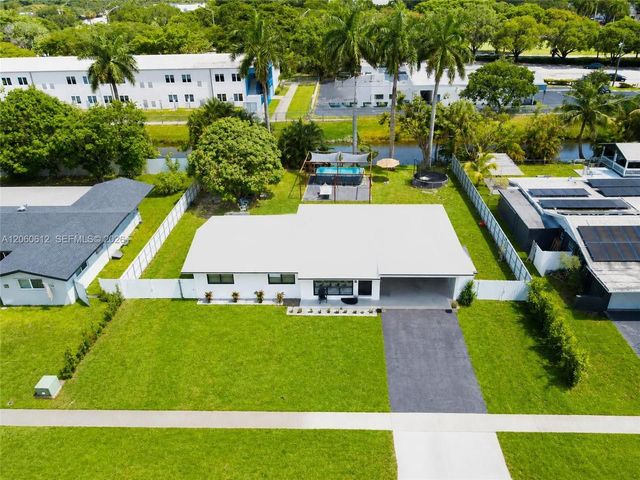 6601 NW 9th Street, Plantation, FL 33317