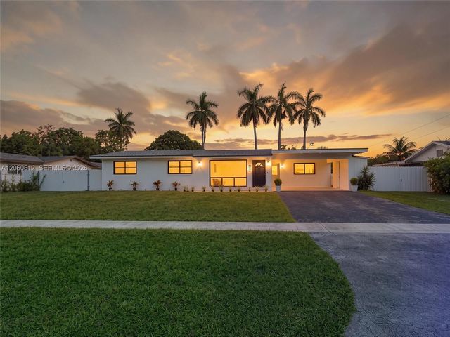 6601 NW 9th Street, Plantation, FL 33317