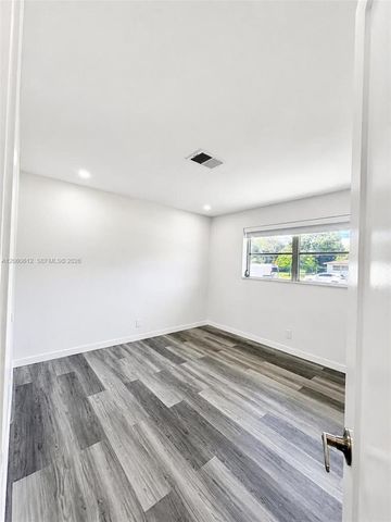 6601 NW 9th Street, Plantation, FL 33317