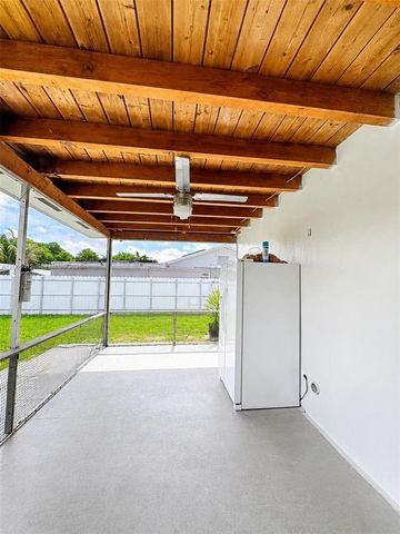 6601 NW 9th Street, Plantation, FL 33317