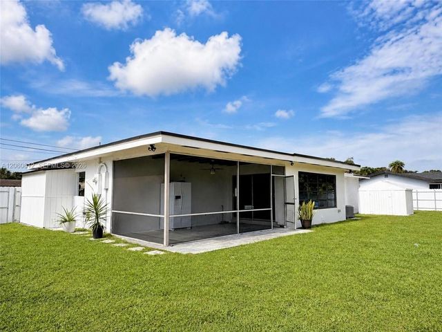 6601 NW 9th Street, Plantation, FL 33317