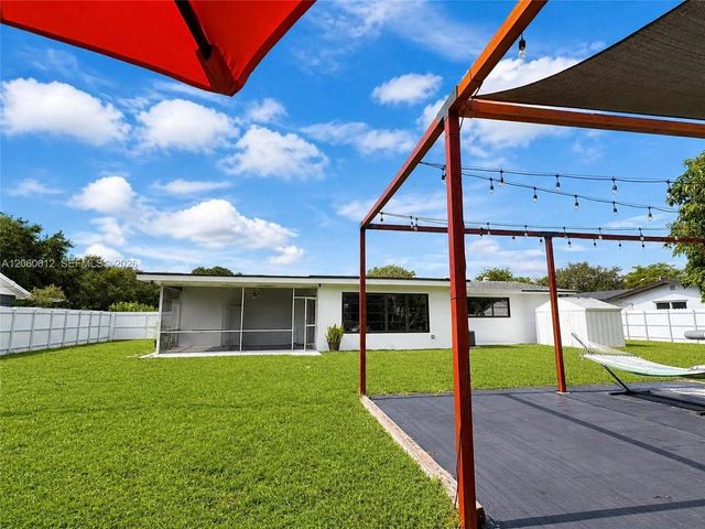 6601 NW 9th Street, Plantation, FL 33317
