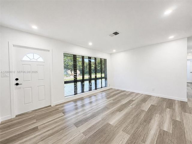 6601 NW 9th Street, Plantation, FL 33317