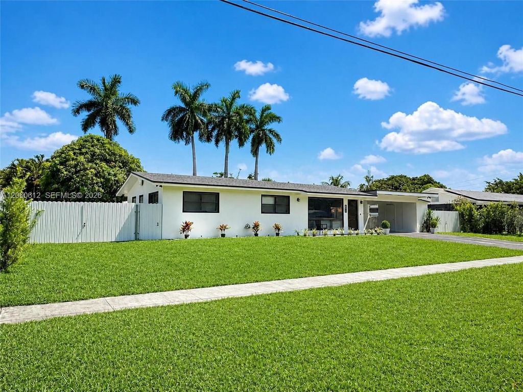 6601 NW 9th Street, Plantation, FL 33317