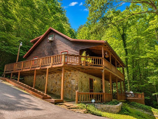 550 Ross Road, Mineral Bluff, GA 30559