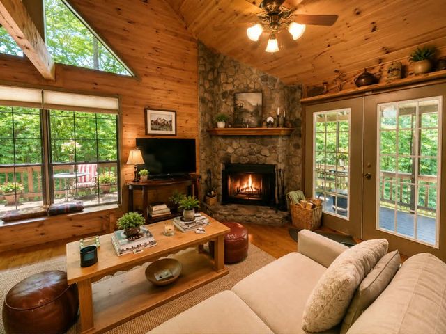 550 Ross Road, Mineral Bluff, GA 30559