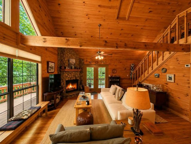 550 Ross Road, Mineral Bluff, GA 30559